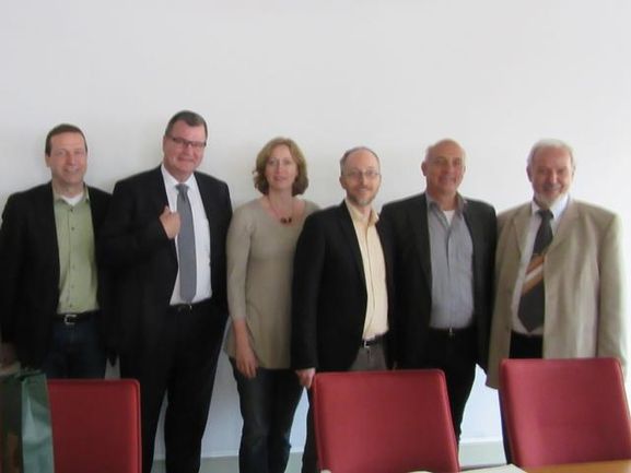 v.l.n.r. Thomas Marwein MdL, Bürgermeister Matthias Guderjan, Kerstin Andrae MdB, Matthias Gastel MdB, Bürgermeister Ernst Schilling und Alexander Schoch MdB