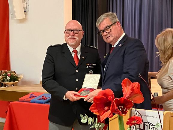 Ehrenplakette für Diethelm Scholle