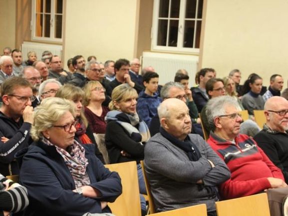 Rund 120 Einwohnerinnen und Einwohner folgten der Einladung zur Einwohnerversammlung