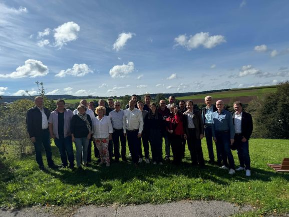 Gemeinderat und Amtsleiter im Schwarzwald