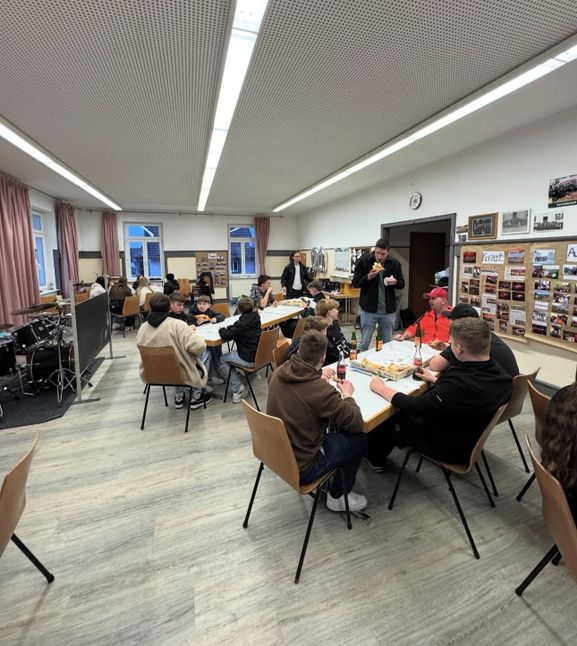 Pizza Plausch mit Kindern und Jugendlichen aus den Ortsteilen