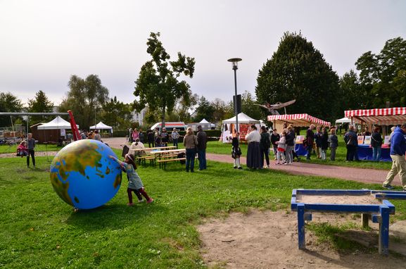 "Lebendige Bibliothek" im Bürgerpark 