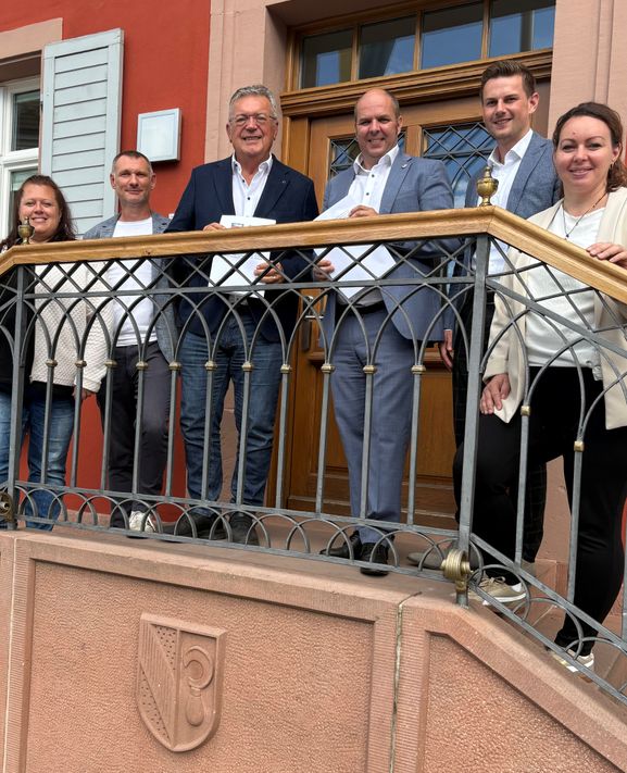von links: Natalie Buselmeier, Martin Klomfaß, BM Hartwig Bußhardt, BM Dirk Schwier, Matthias Leser, Bettina Uhlig