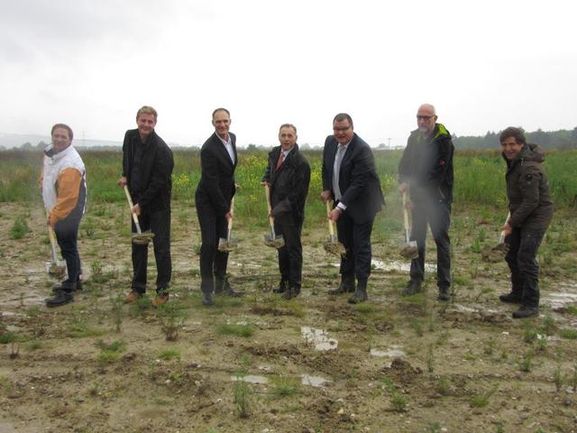 v.l.n.r. Andreas Götz (EnBW), Stadtrat Norman Schuster, Thorsten Jörß (EnBW), Norbert Isele (EnBW),Bürgermeister Matthias Guderjan, Stadtrat Stefan Bilharz und Stadtrat Dr. Eberhard Aldinger