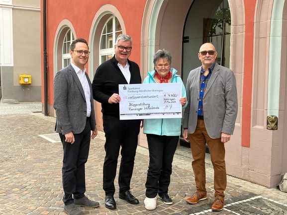 Spendenübergabe an den Kenzinger Hilfsfonds