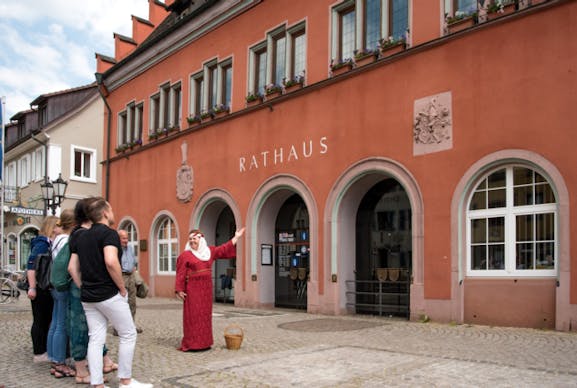 Stadtführung mit dem Eheweib des Stadtgründers Üsenberg