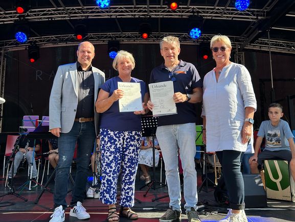 Urkundenübergabe beim Breisgauer Herbst 2024