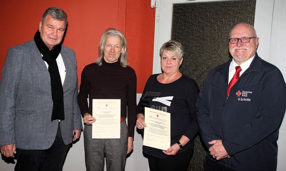 von links: Bürgermeister Matthias Guderjan, Rüdiger Reiner, Bettina Stölzel-Jedrzejczak, Diethelm Scholle, DRK