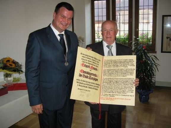 Bürgermeister Matthias Guderjan und Ehrenbürger Erhard Hensle