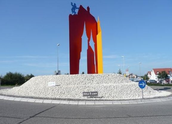 Skulptur am südlichen Kreisverkehr